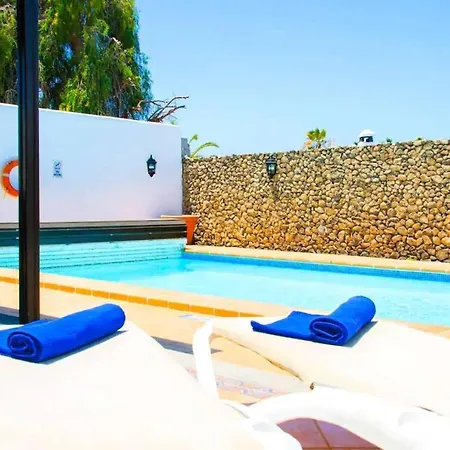 Calamares Villa